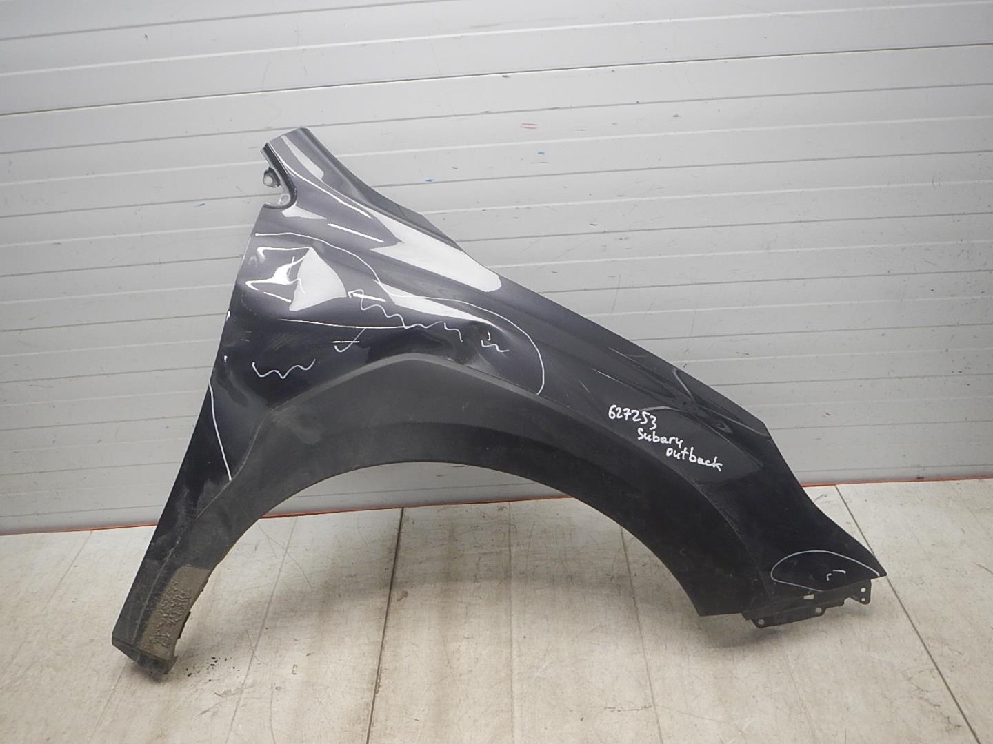 Крыло переднее правое