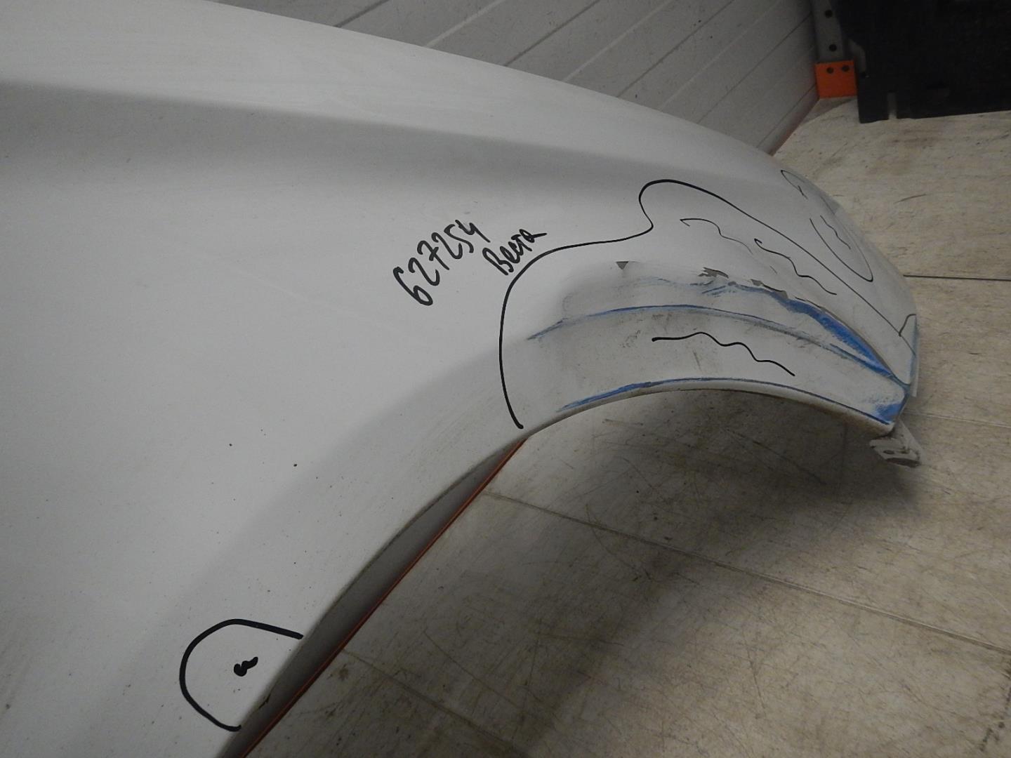 Крыло переднее правое