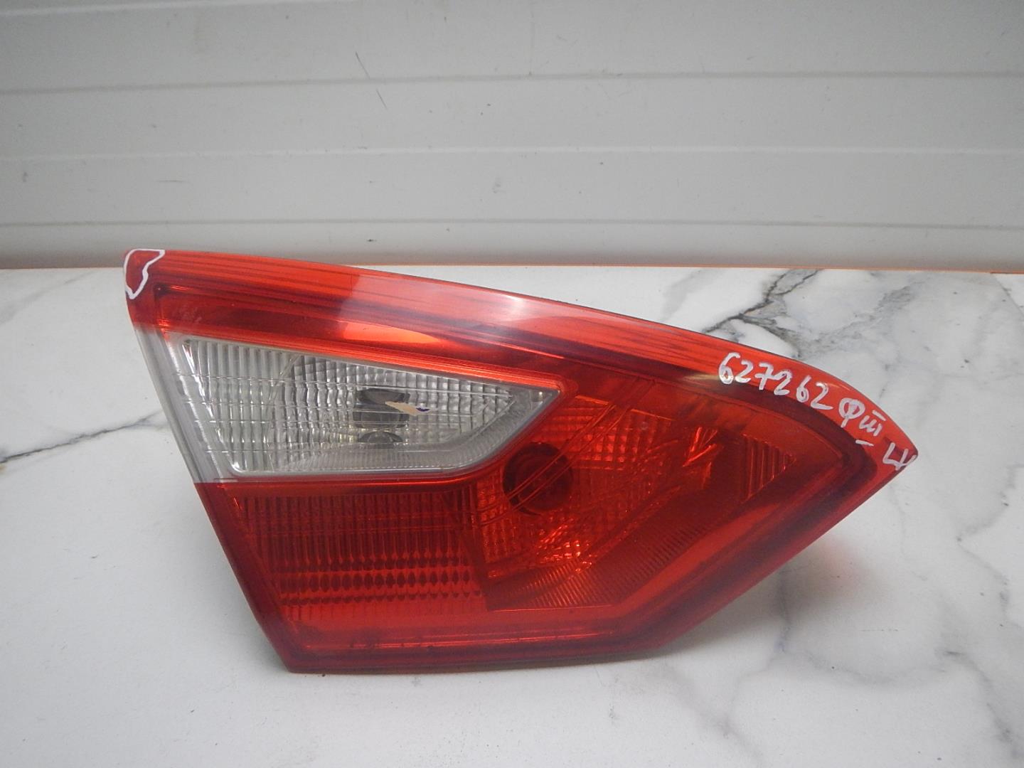 Фонарь задний внутренний левый