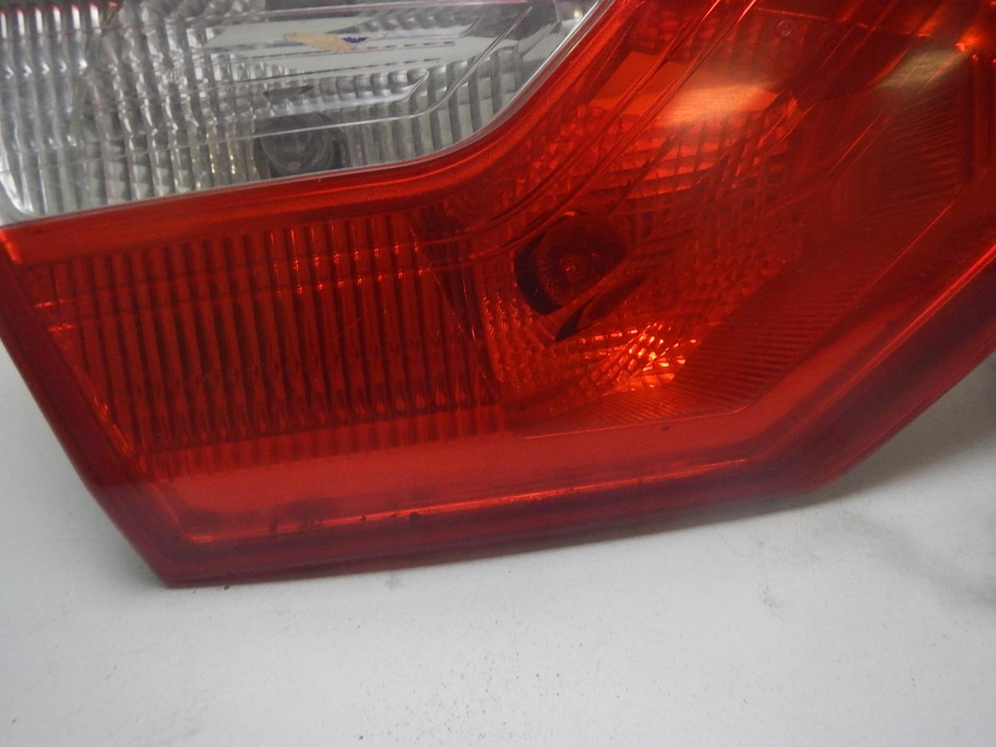 Фонарь задний внутренний левый