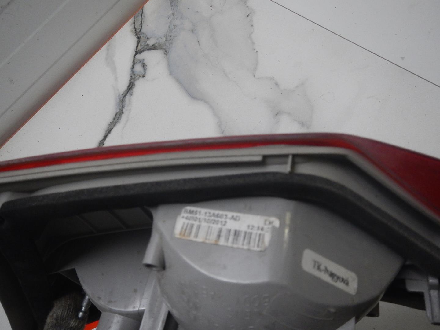 Фонарь задний внутренний левый