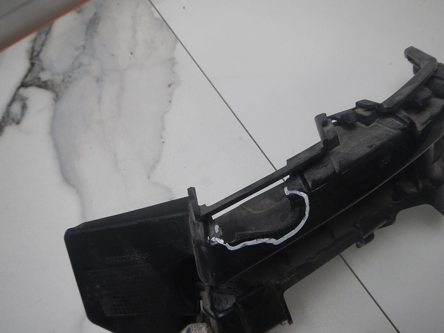 Кронштейн заднего бампера правый