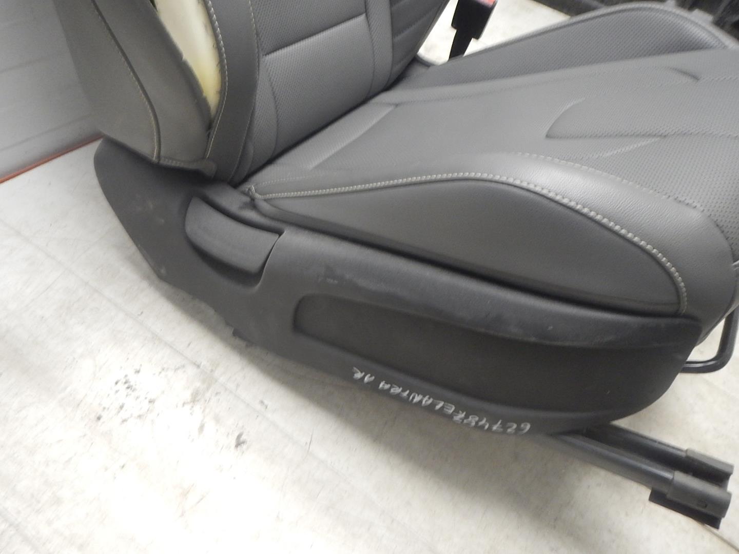 Сиденье переднее правое