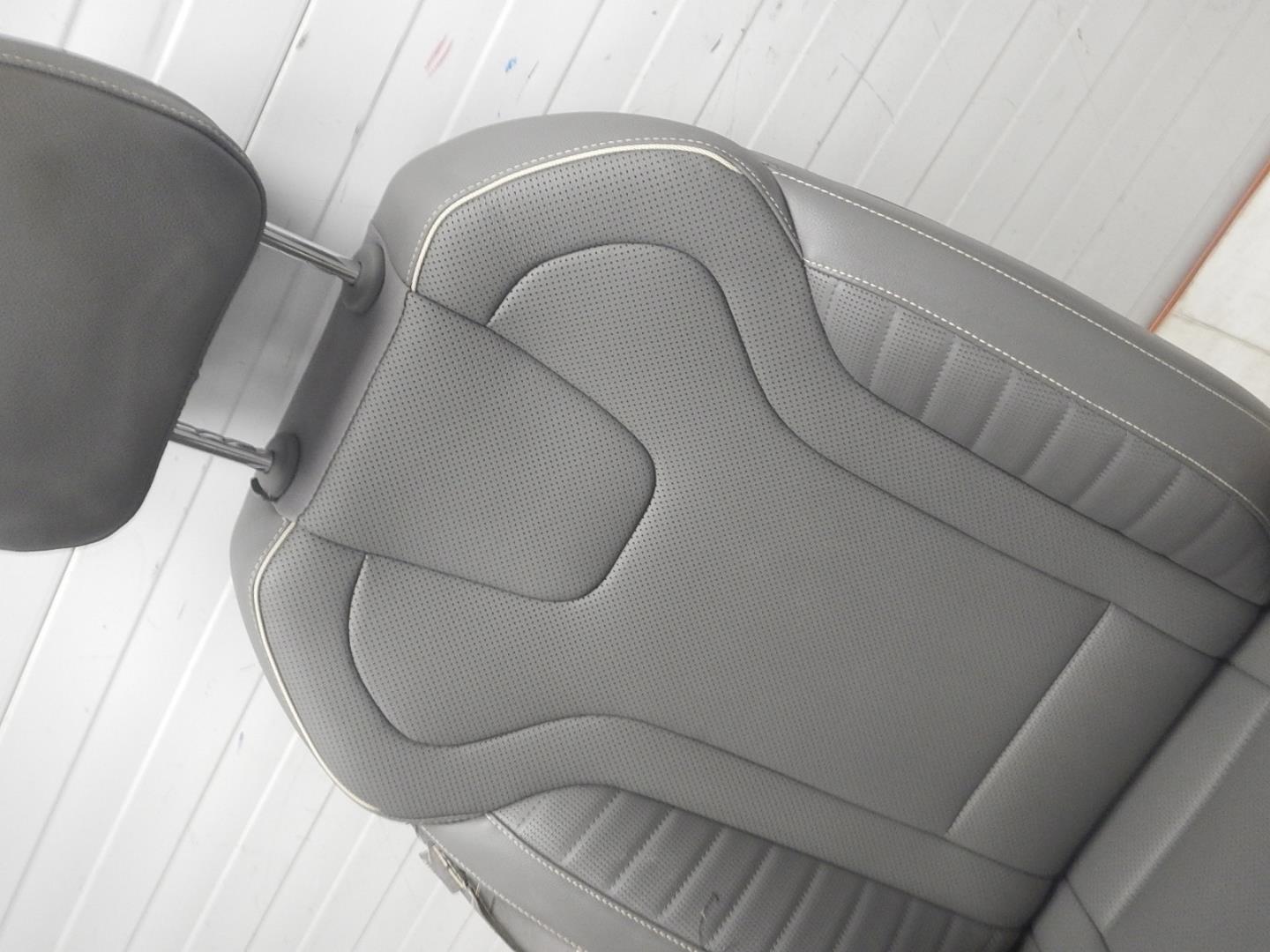 Сиденье переднее правое