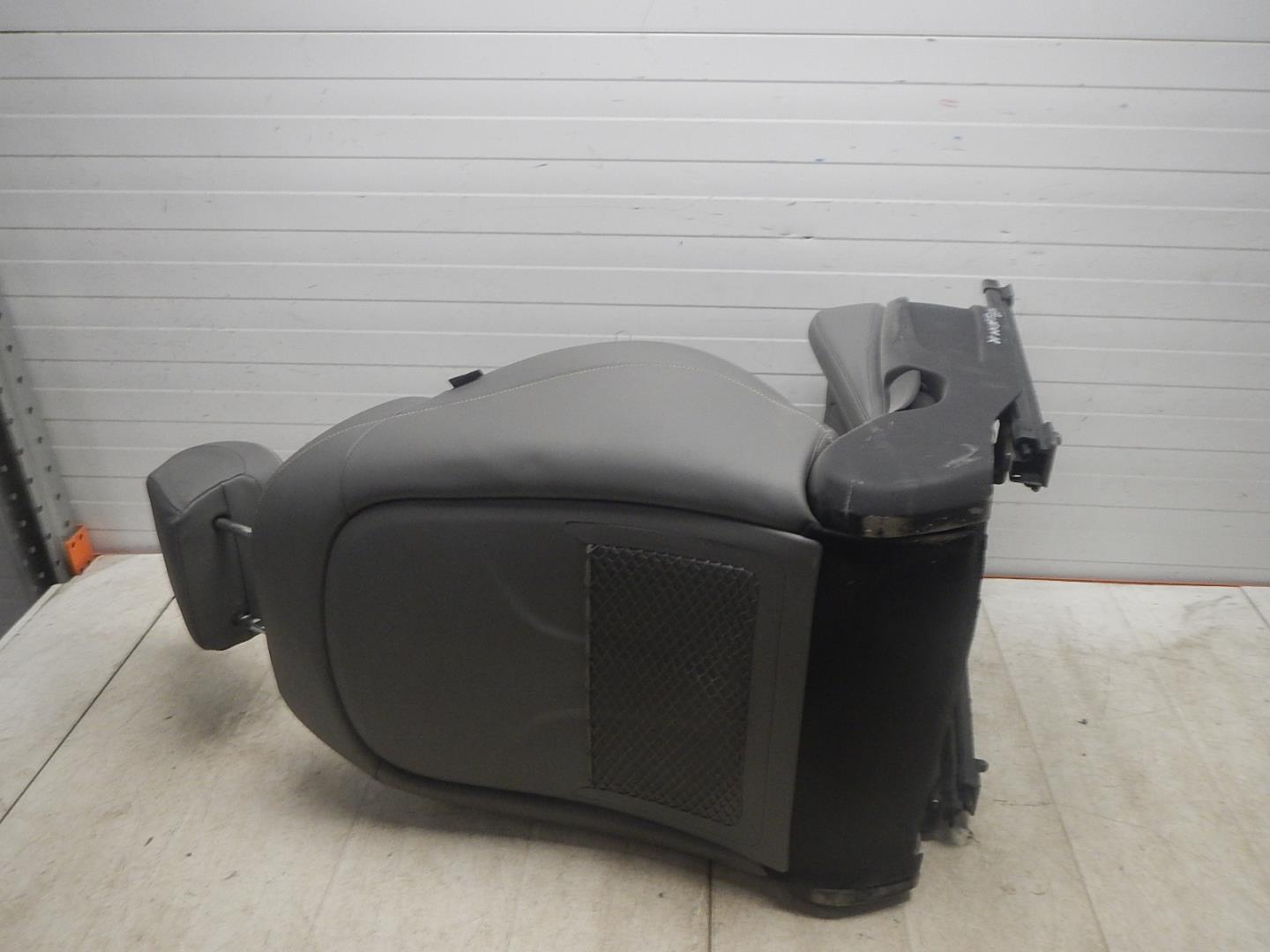 Сиденье переднее правое