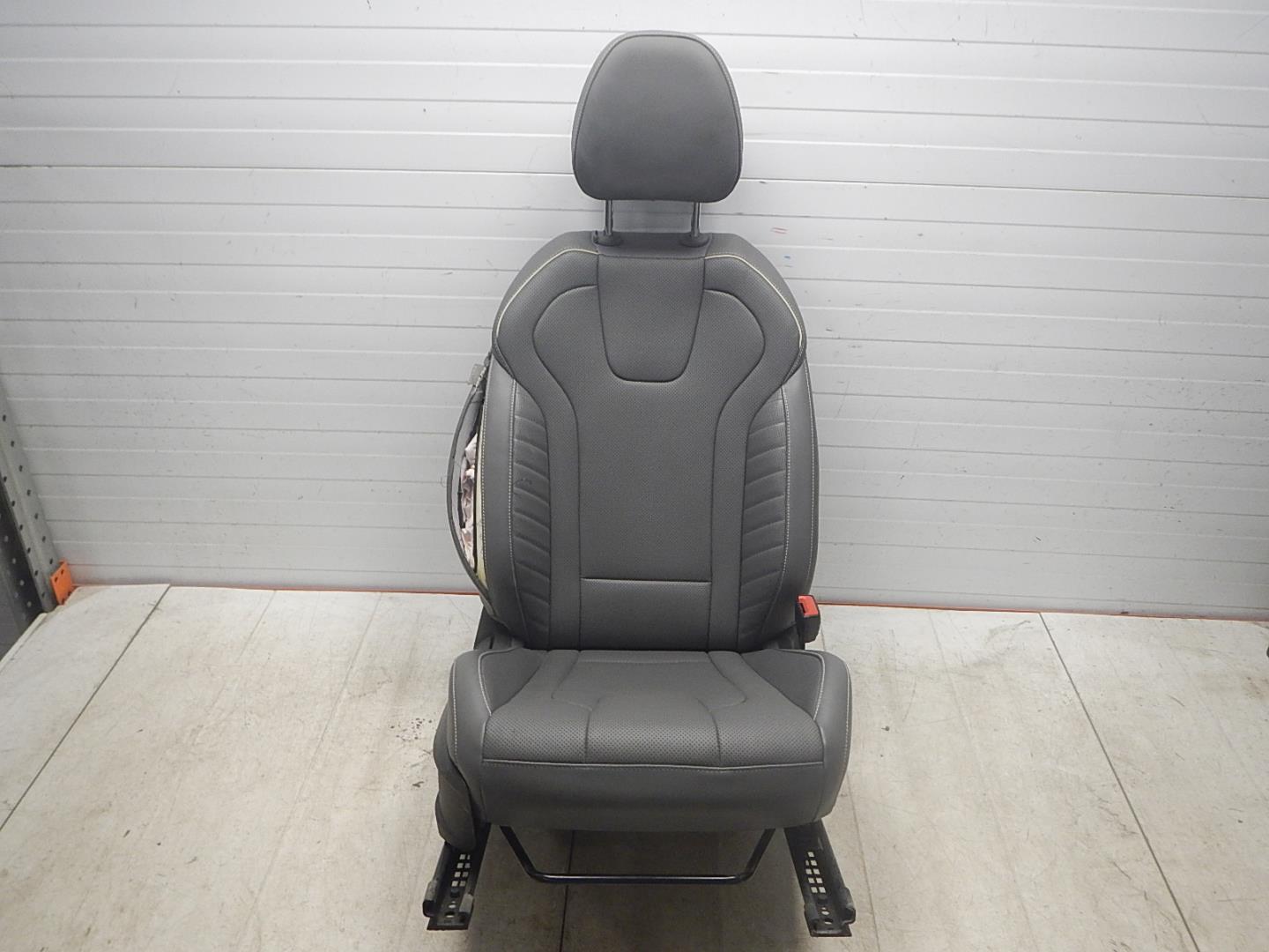 Сиденье переднее правое