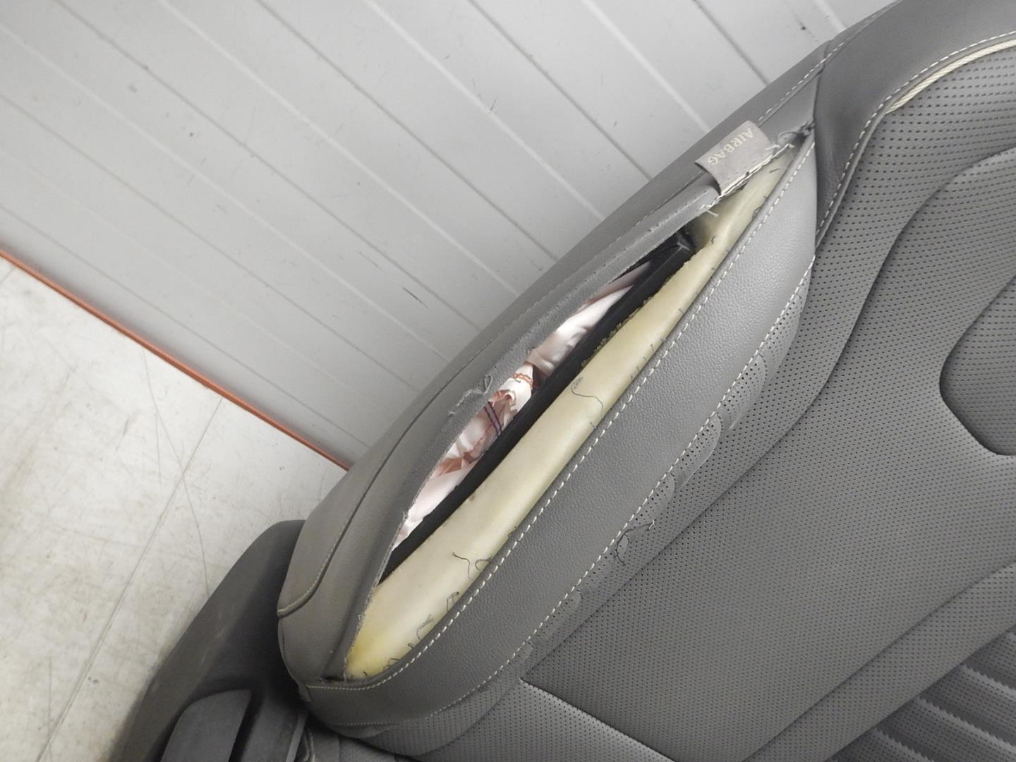 Сиденье переднее правое