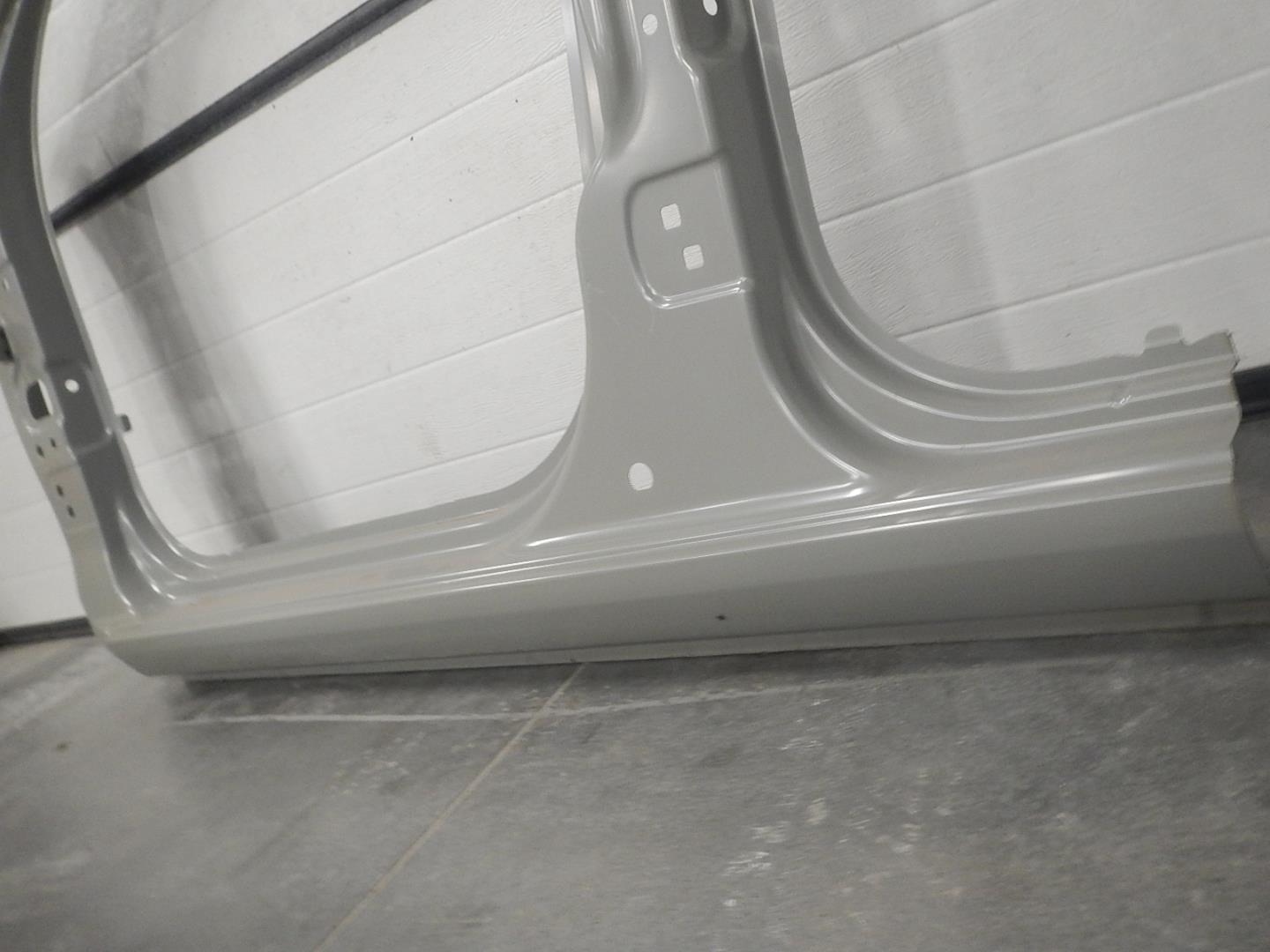 Кузовной элемент