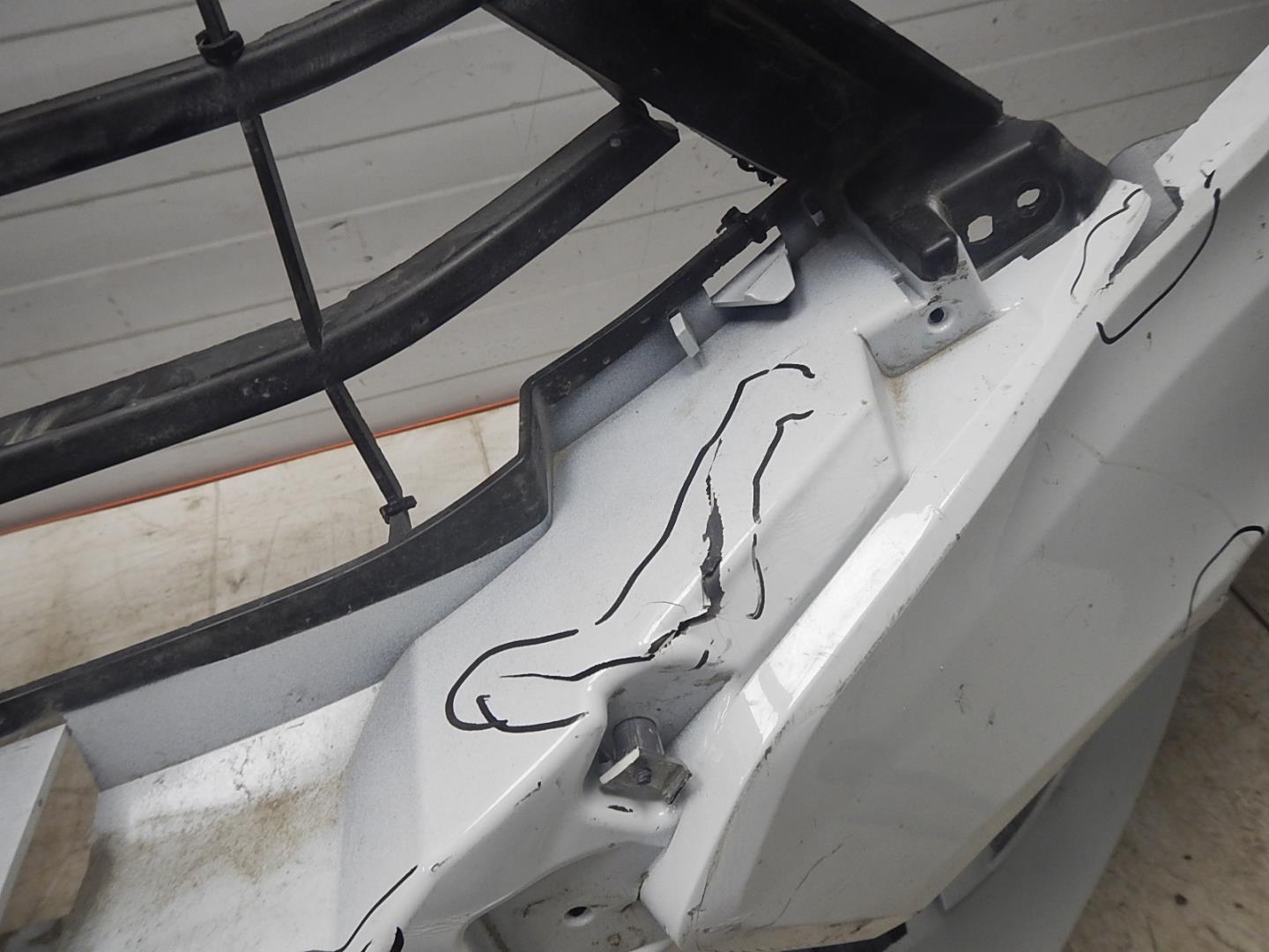 Бампер передний