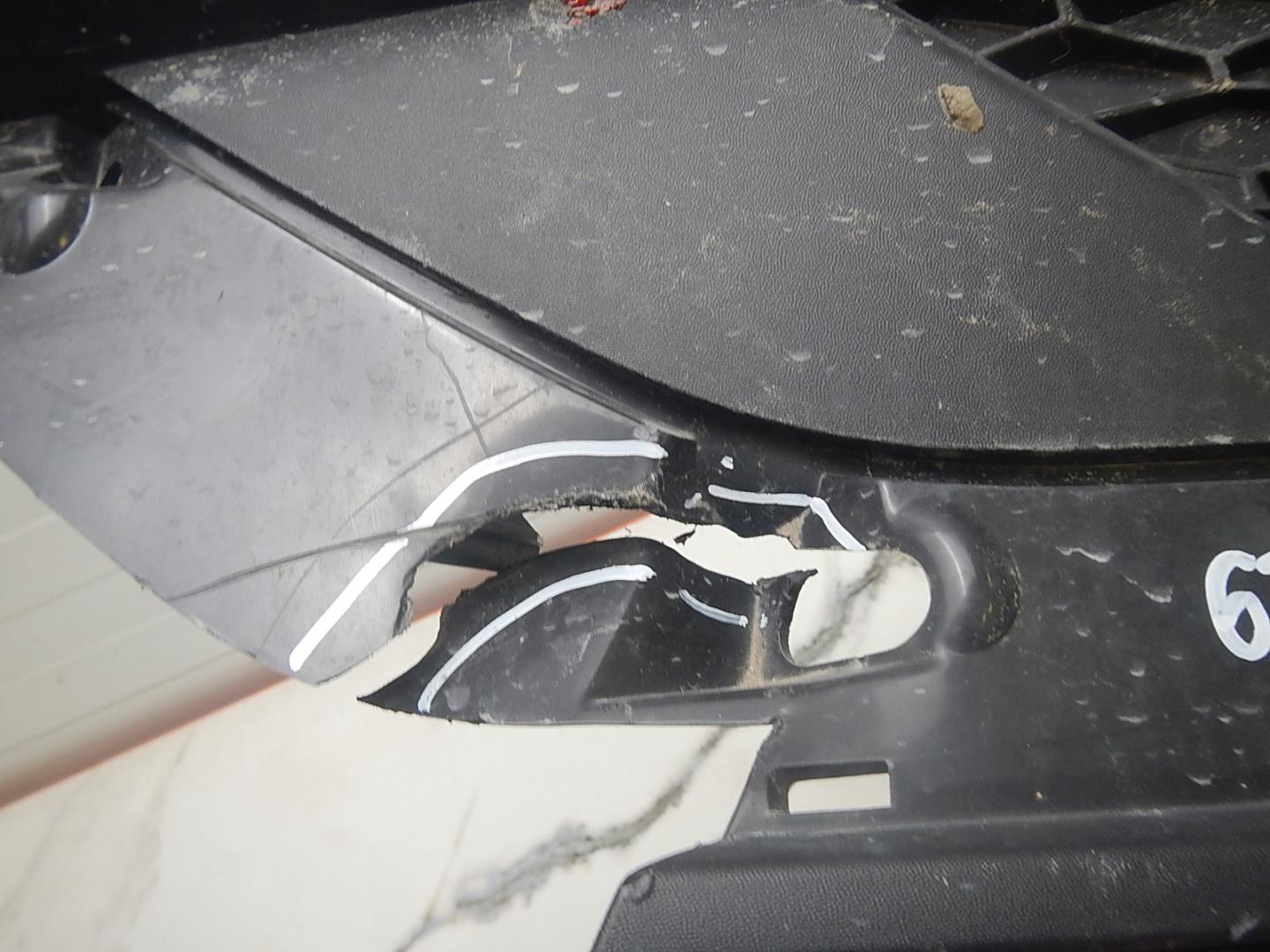 Решетка в бампер левая