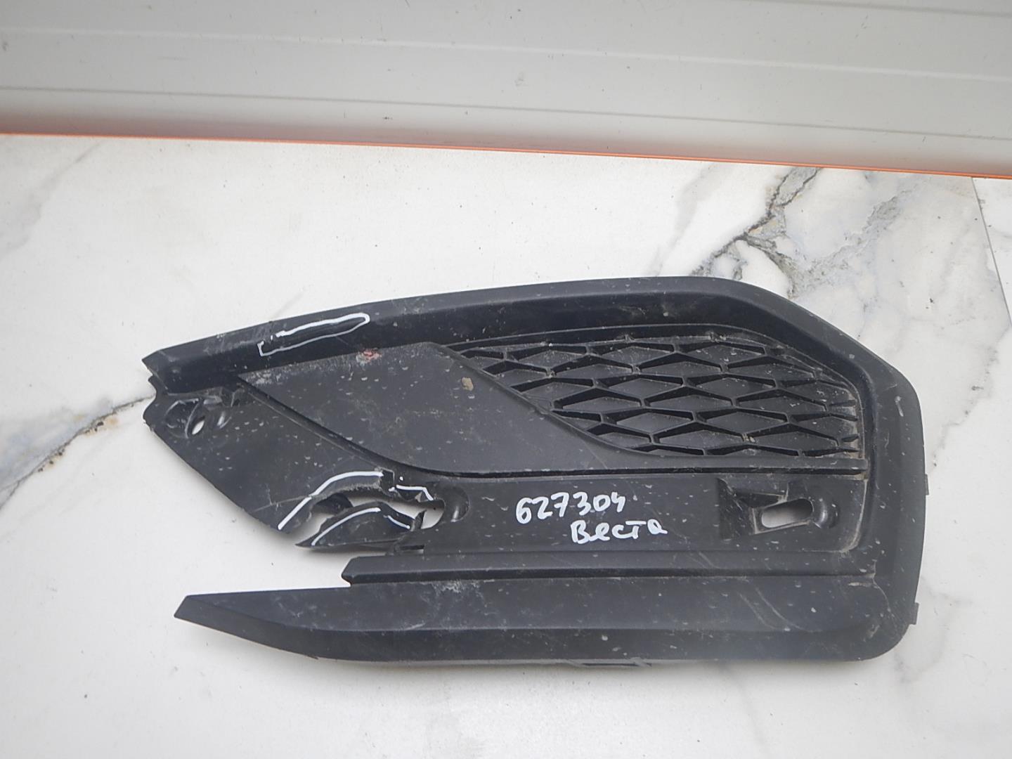 Решетка в бампер левая