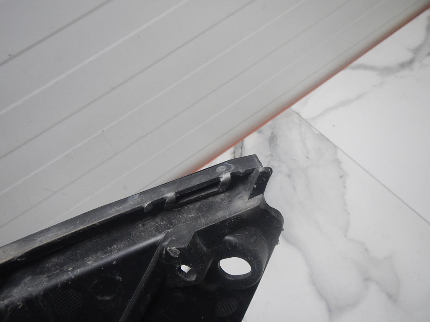 Решетка в бампер левая