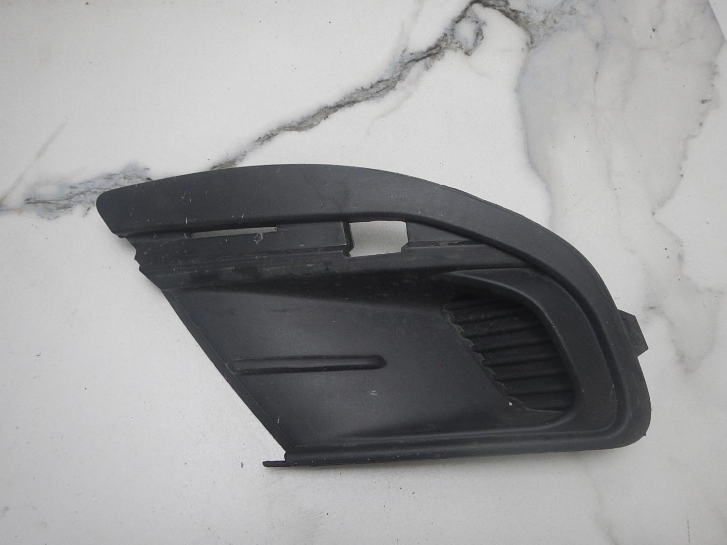 Решетка в бампер левая