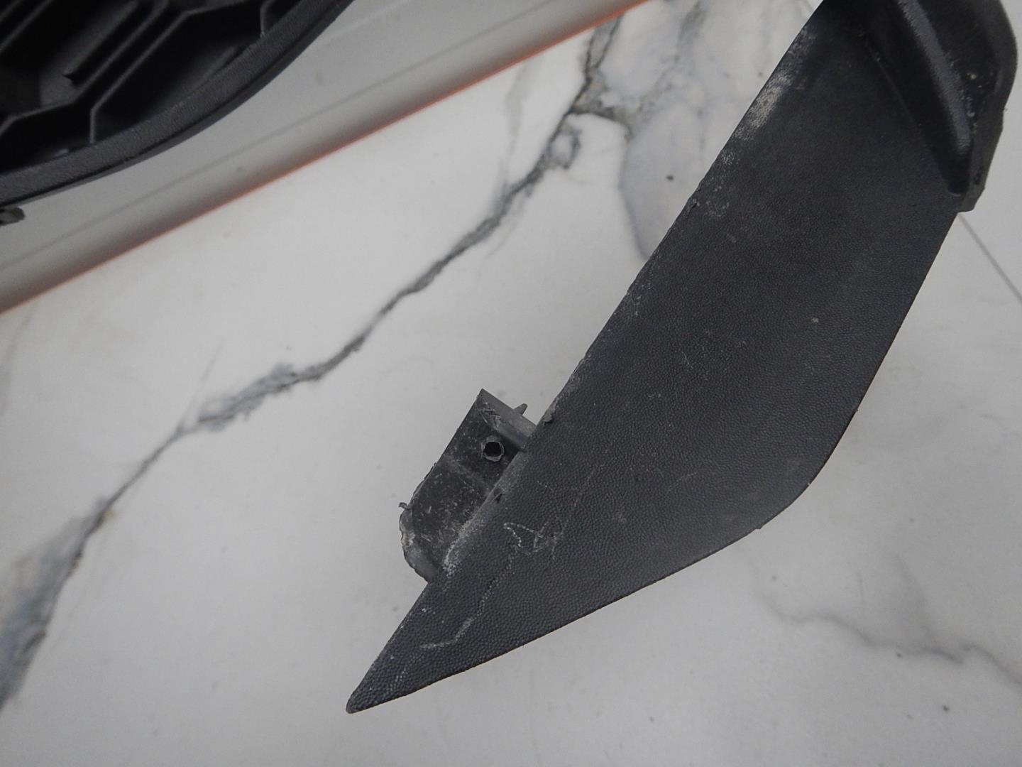 Решетка в бампер левая