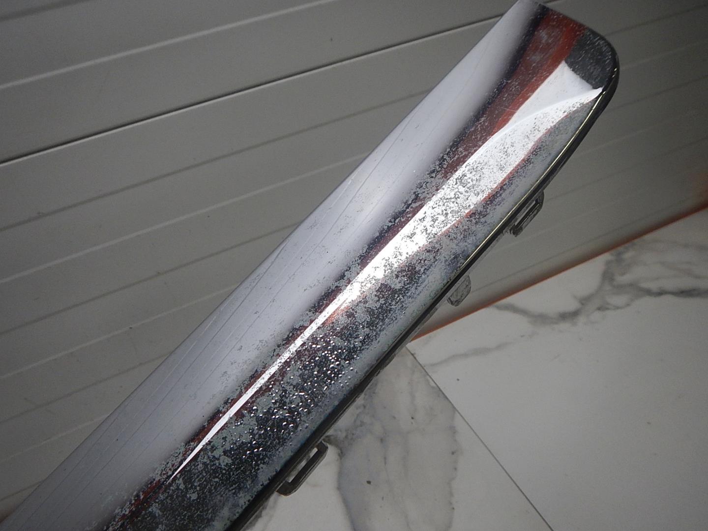 Молдинг задней левой двери