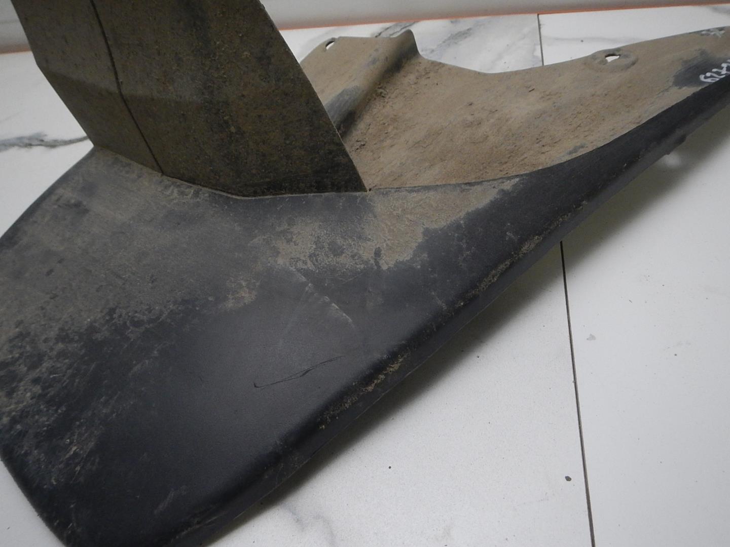 Брызговик задний правый