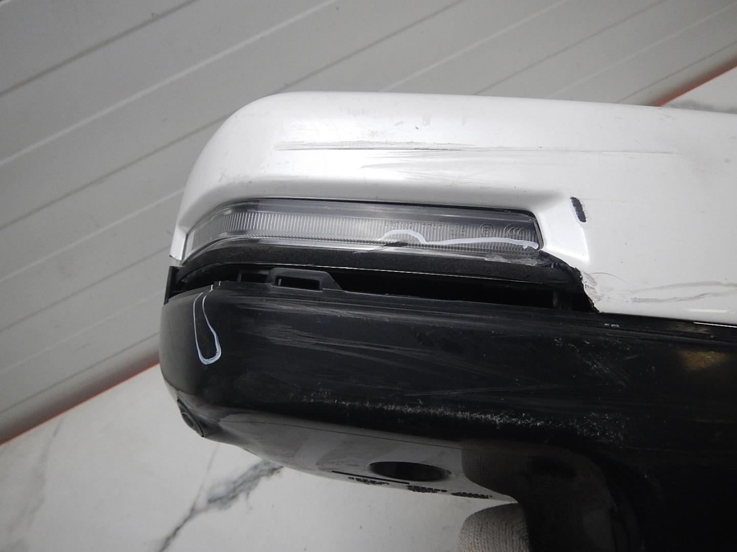 Зеркало правое электрическое