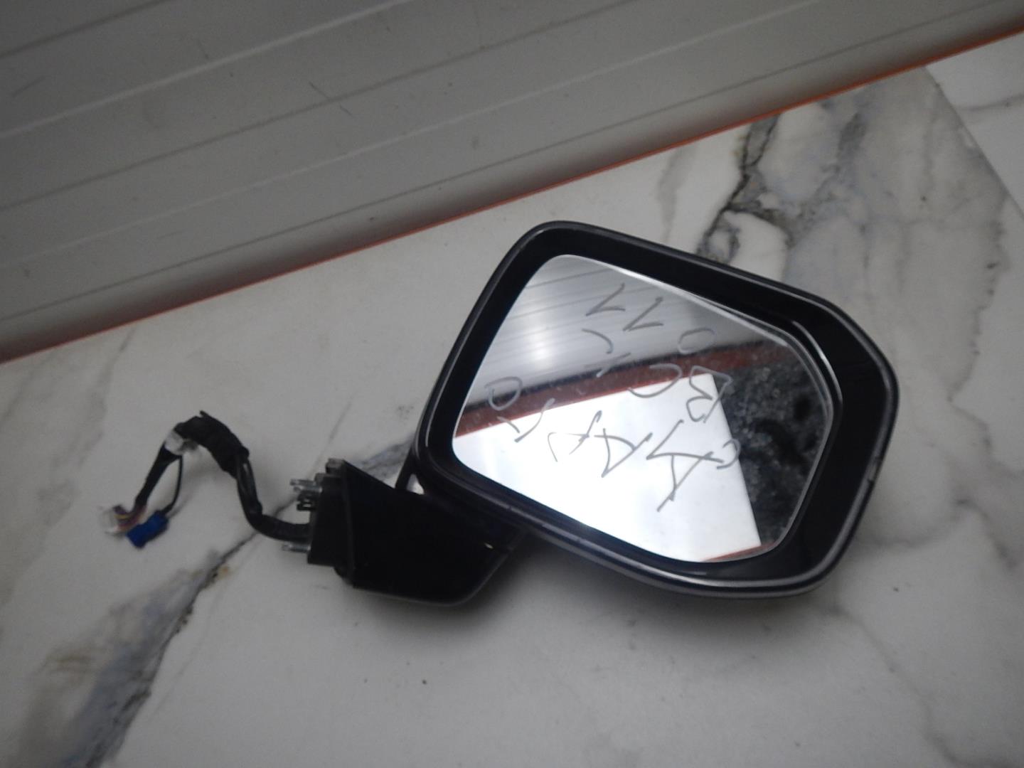 Зеркало правое электрическое