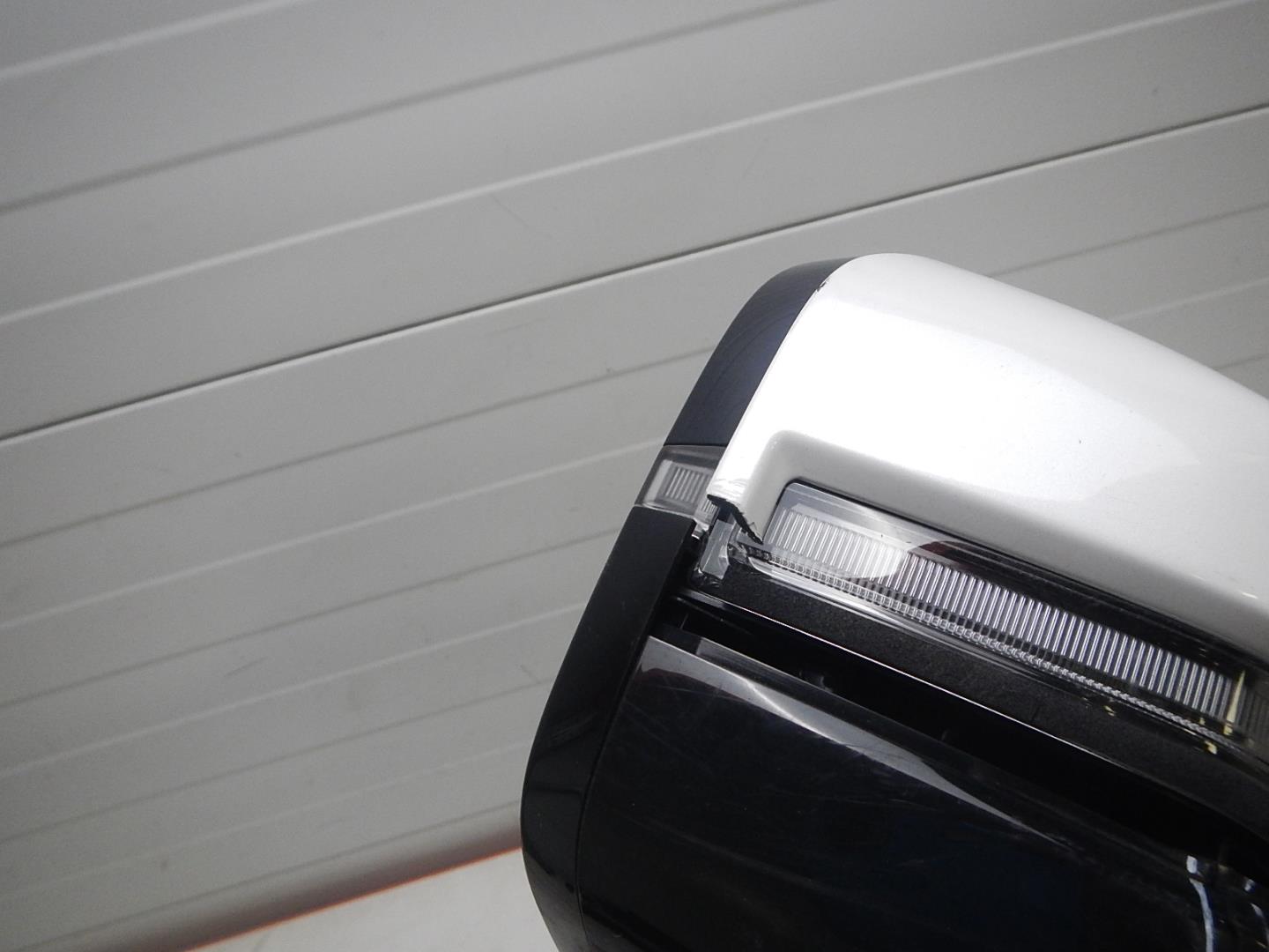 Зеркало правое электрическое