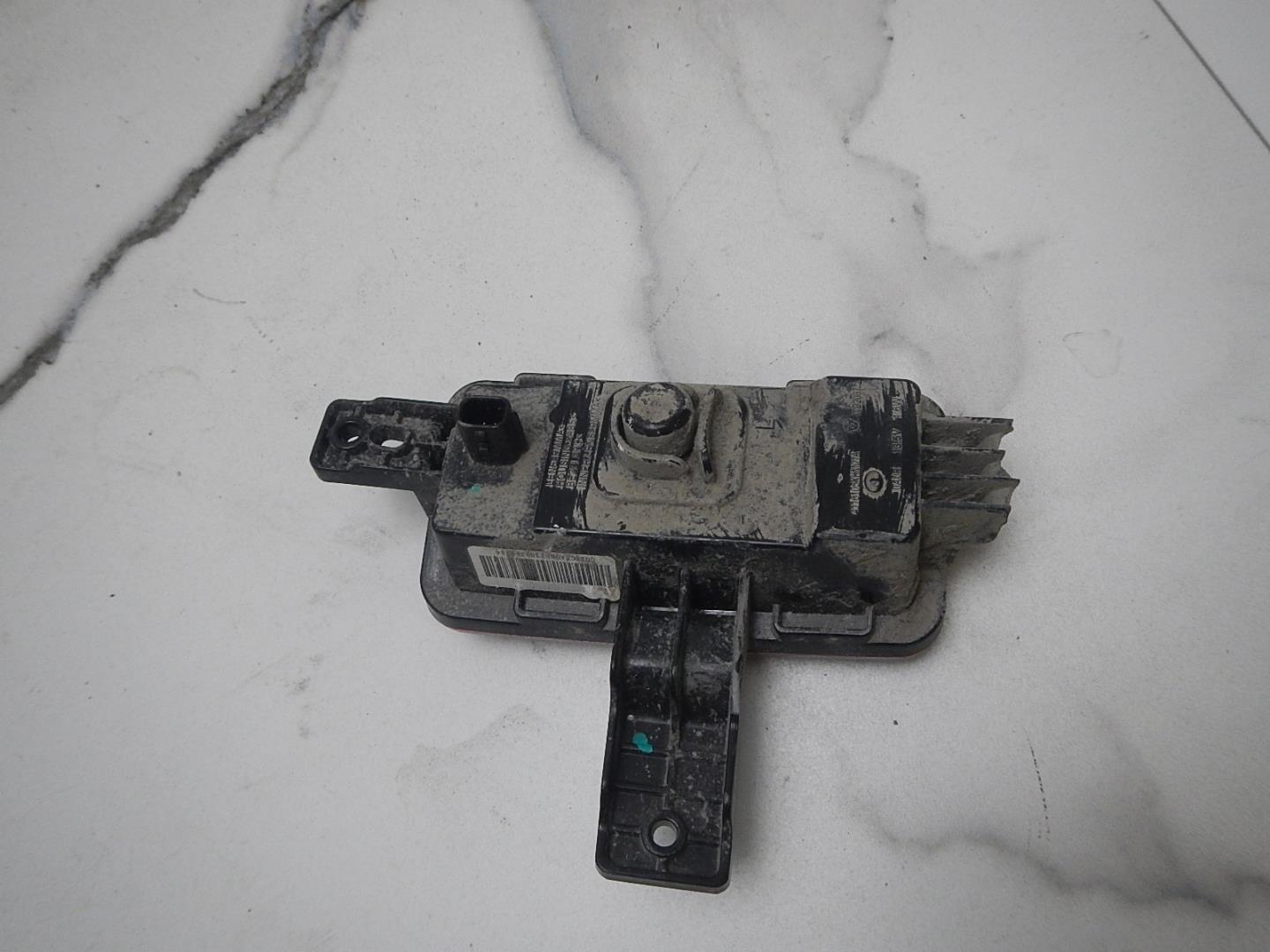 Фонарь задний внутренний левый