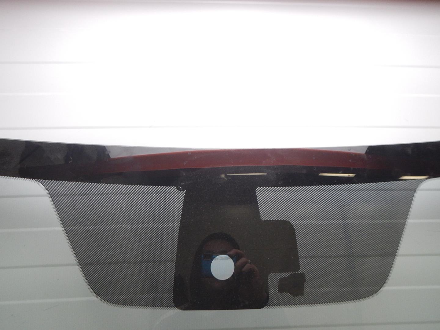 Стекло лобовое (ветровое)