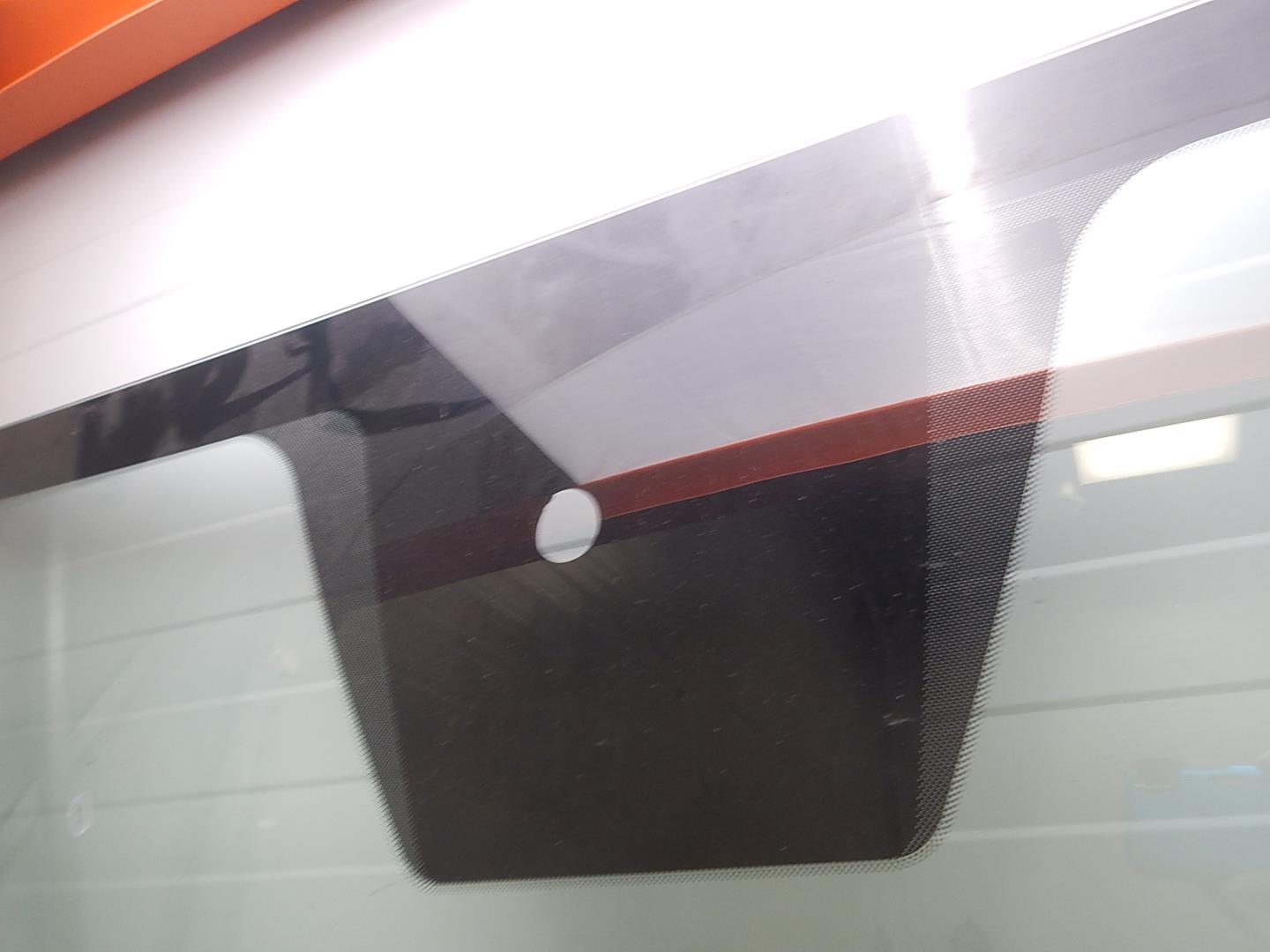 Стекло лобовое (ветровое)