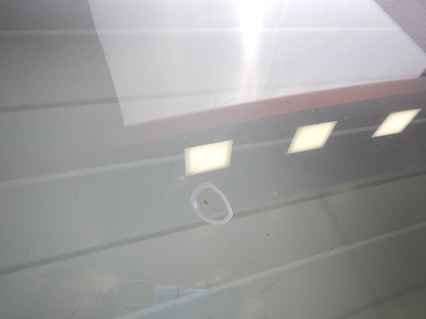 Стекло лобовое (ветровое)