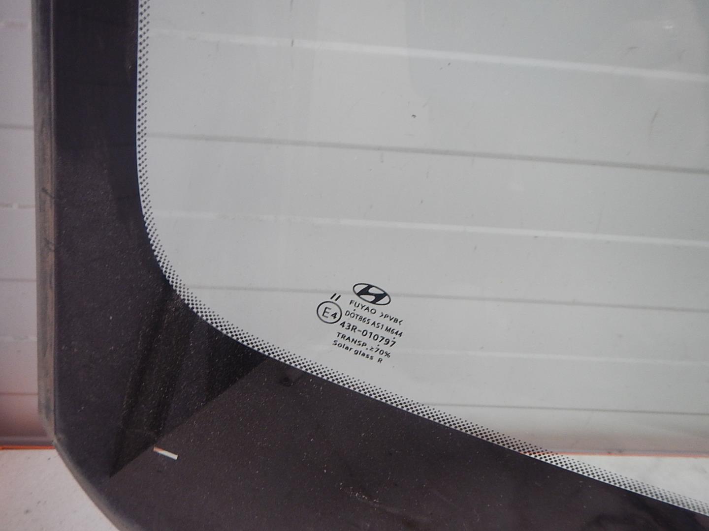 Стекло лобовое (ветровое)