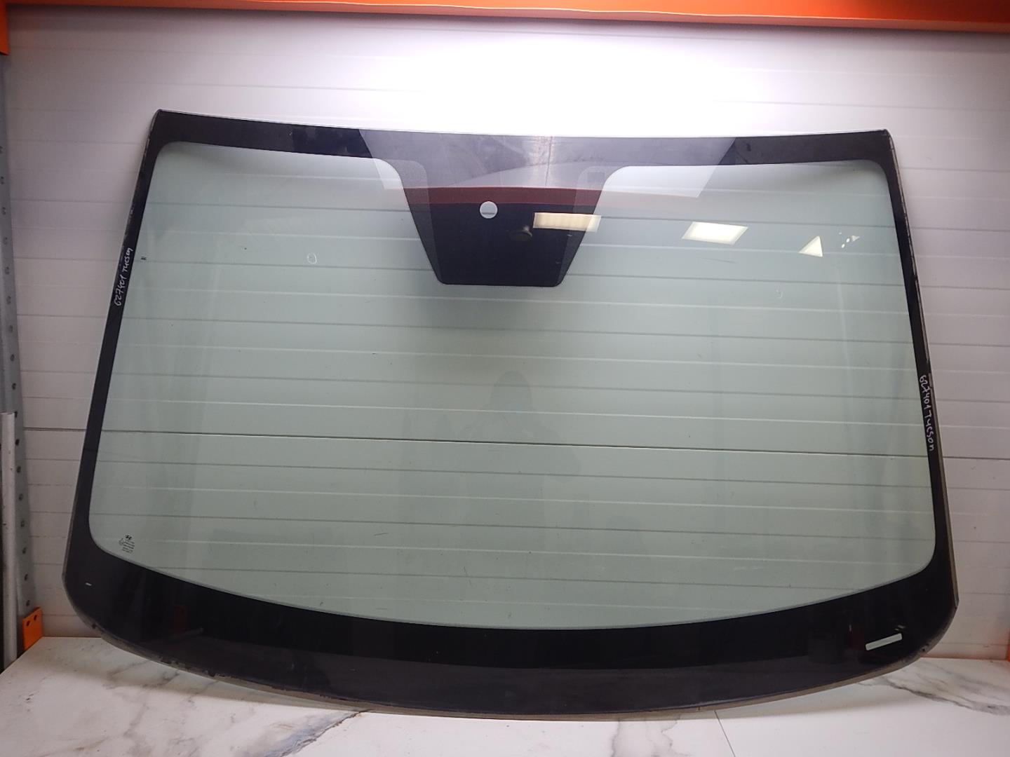 Стекло лобовое (ветровое)