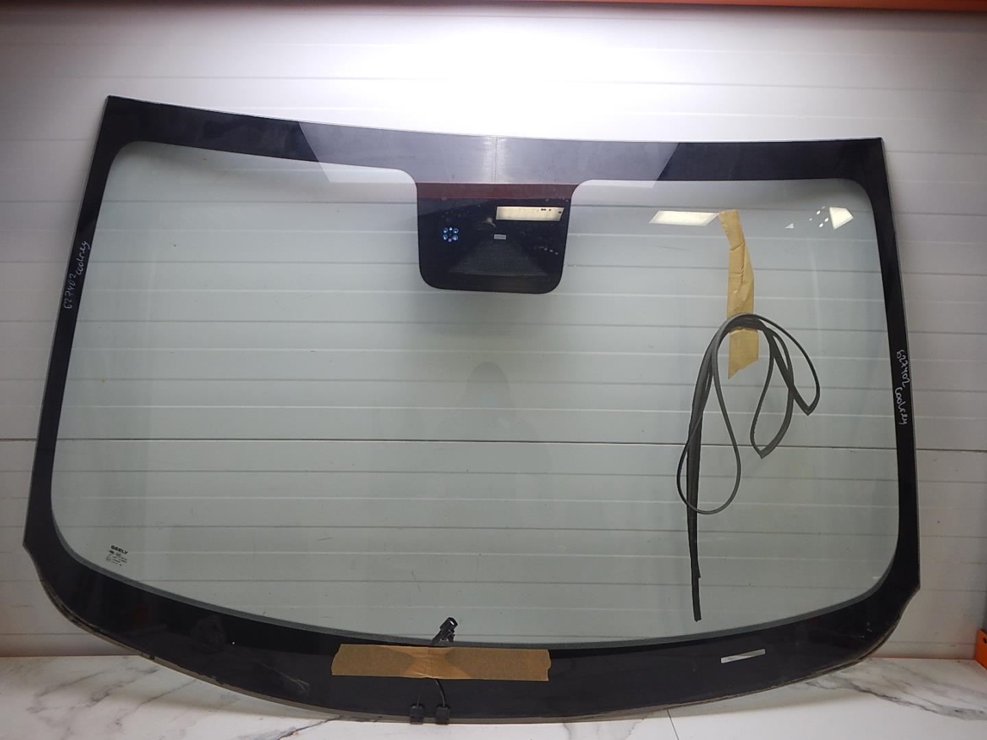 Стекло лобовое (ветровое)