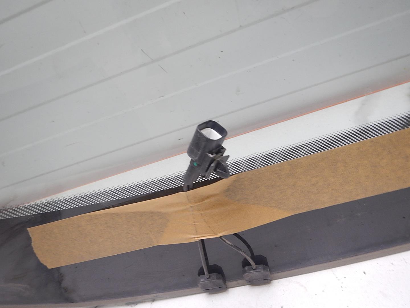 Стекло лобовое (ветровое)