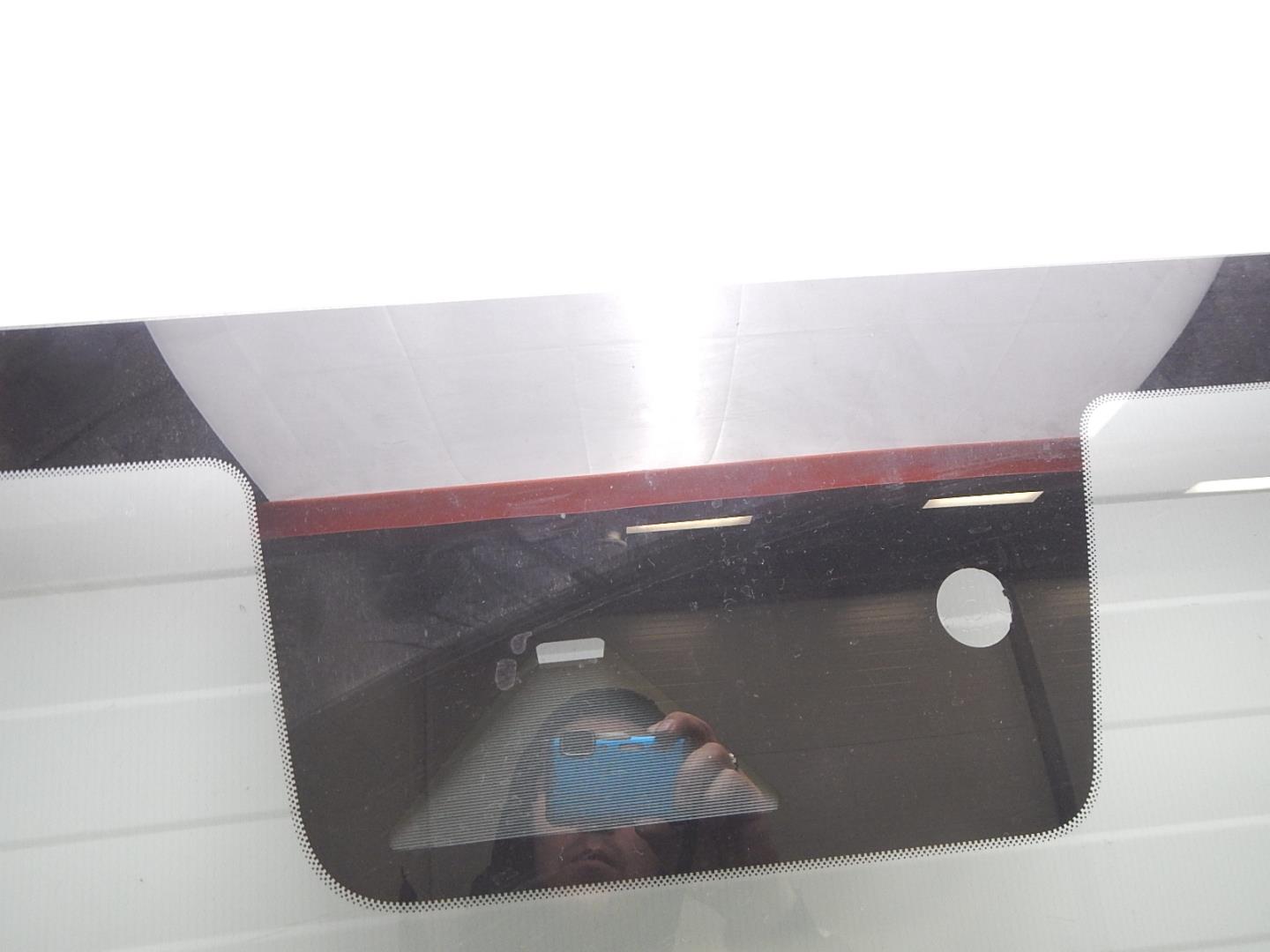 Стекло лобовое (ветровое)