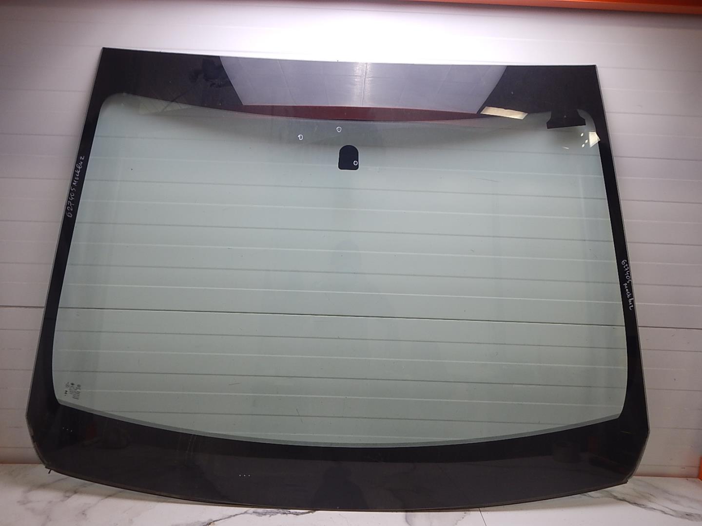 Стекло лобовое (ветровое)