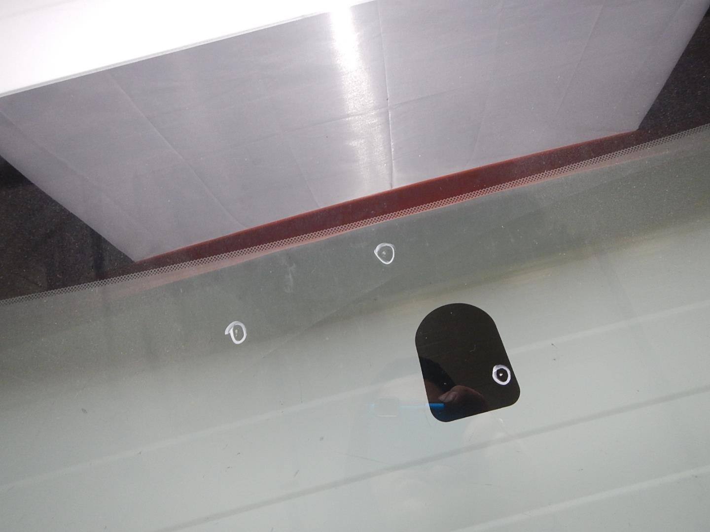 Стекло лобовое (ветровое)