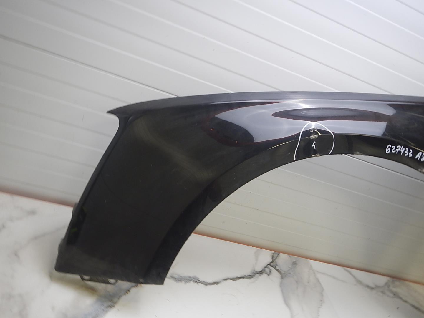 Крыло переднее левое