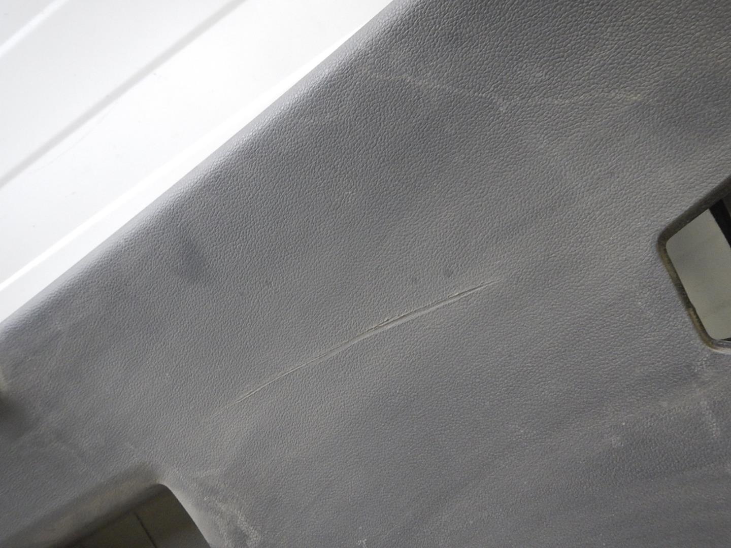 Обшивка двери багажника