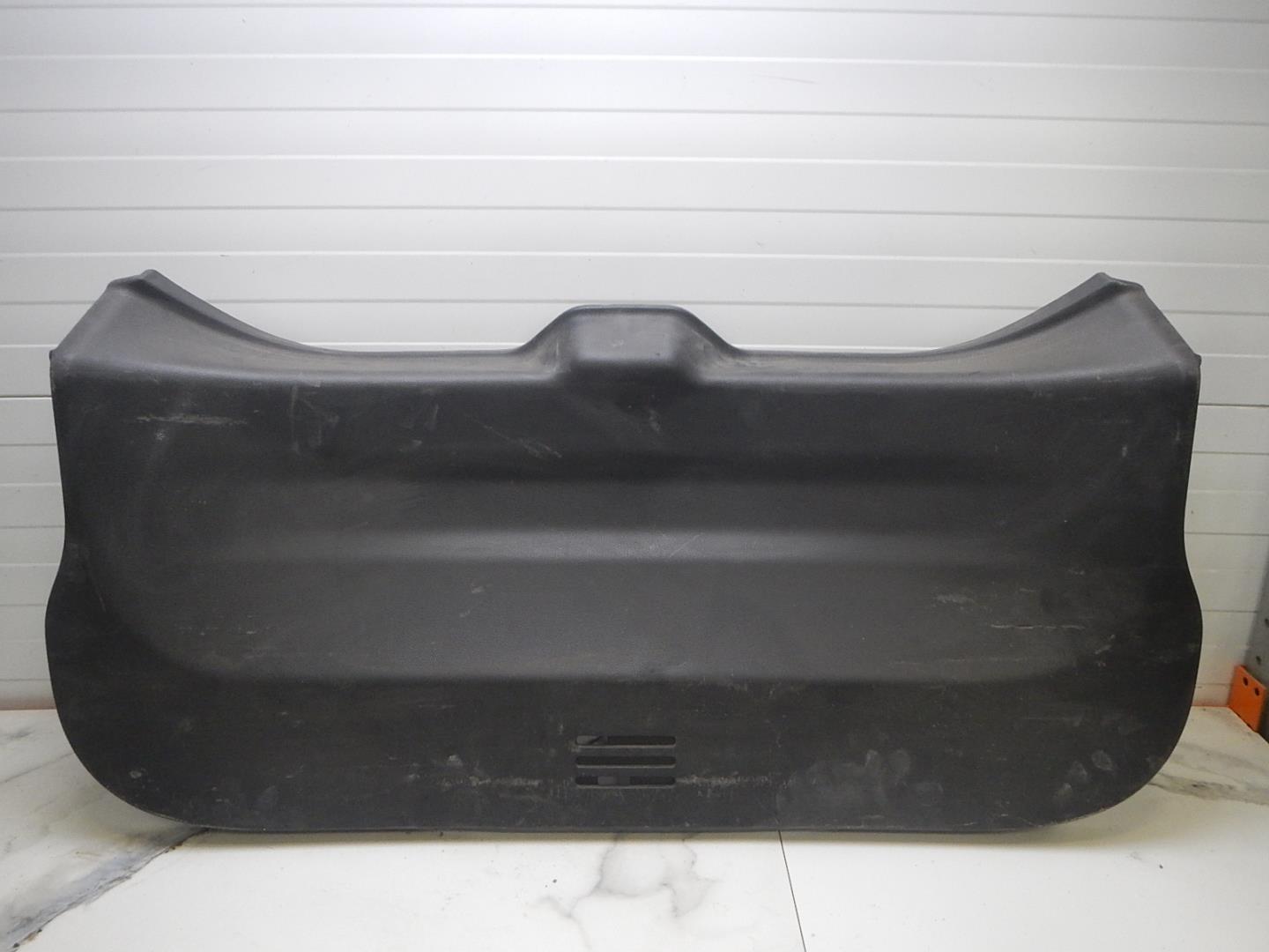 Обшивка двери багажника