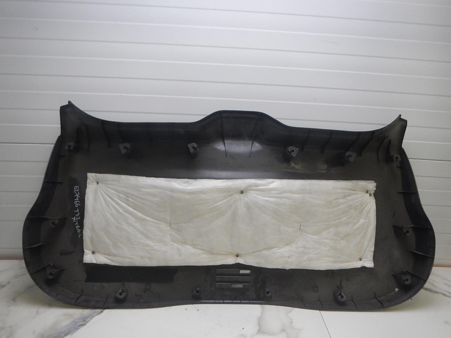 Обшивка двери багажника