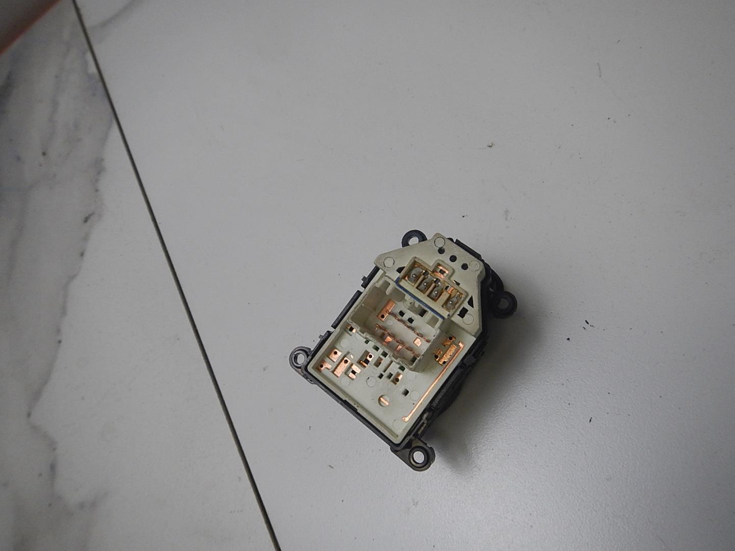 Переключатель регулировки зеркал для i40 (VF) 2011-2017