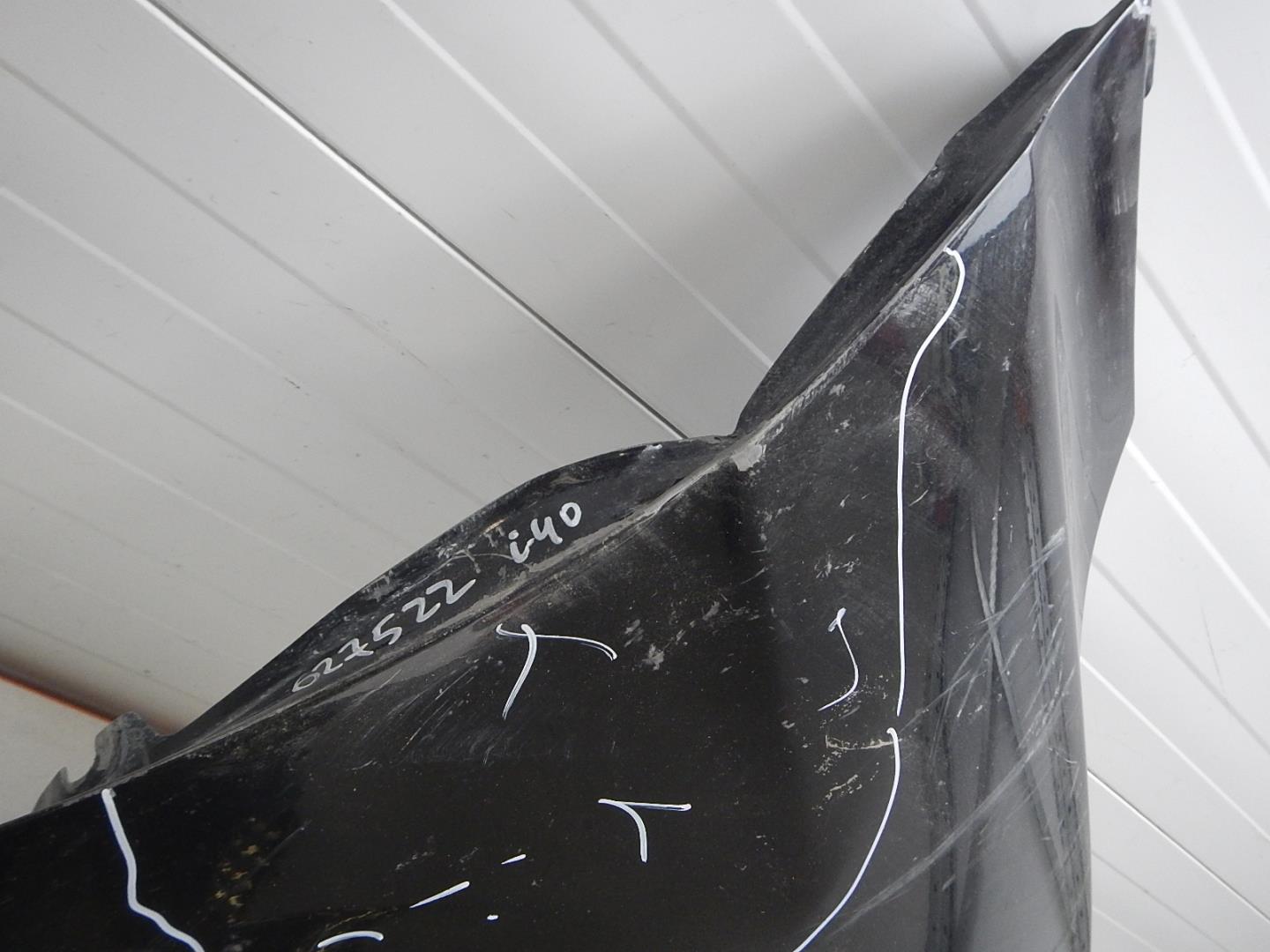 Крыло переднее правое