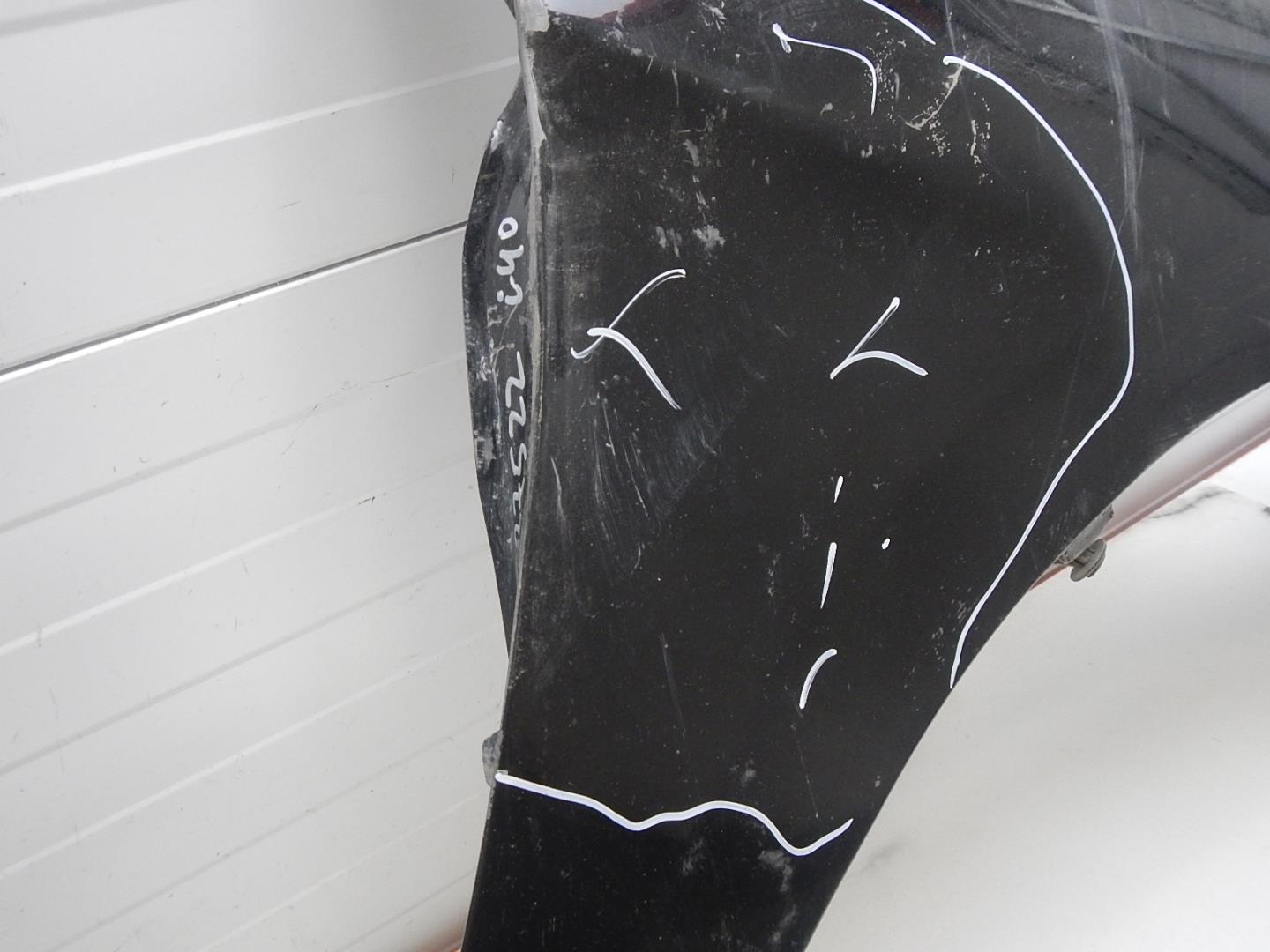 Крыло переднее правое