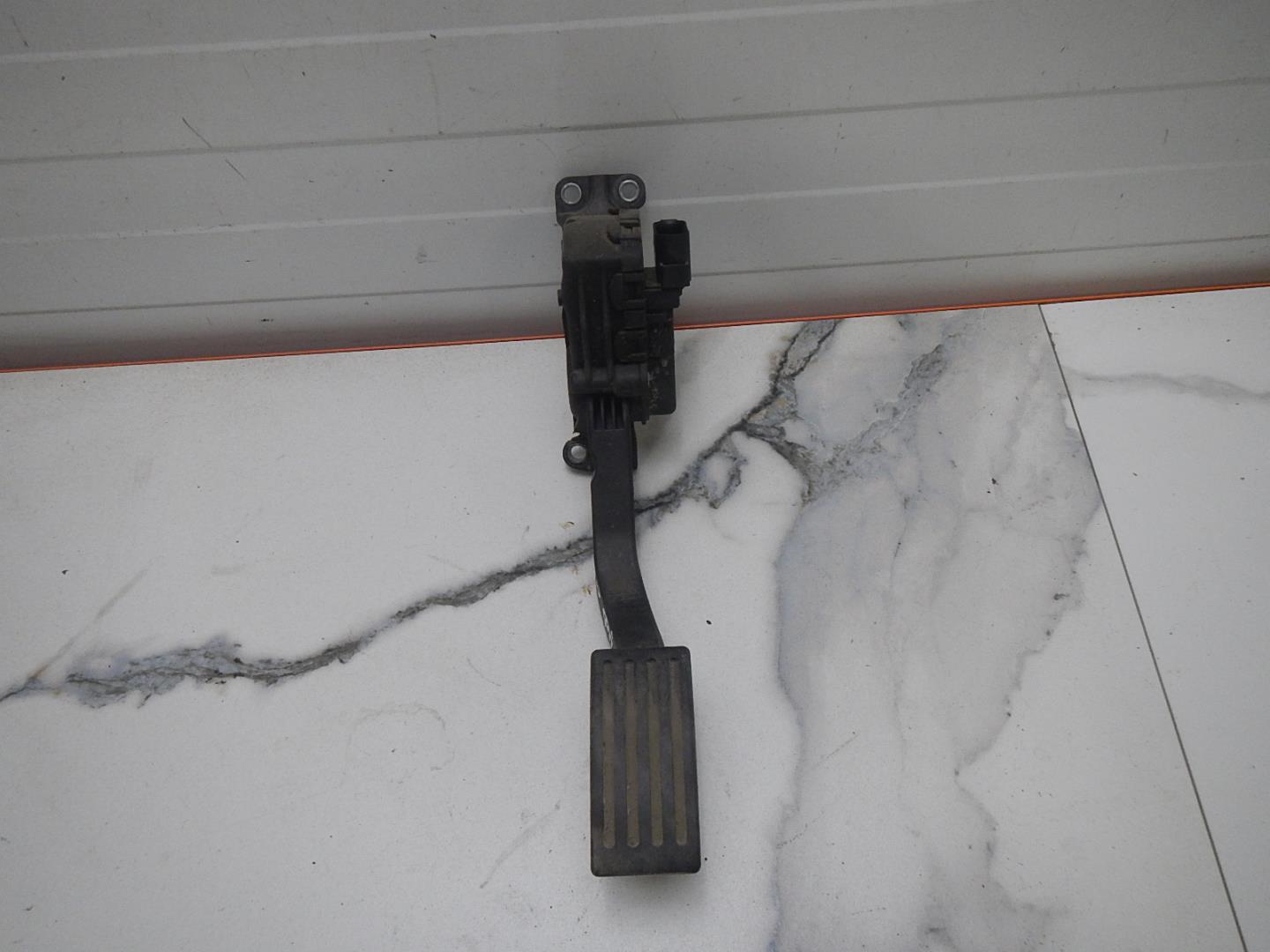 Педаль газа