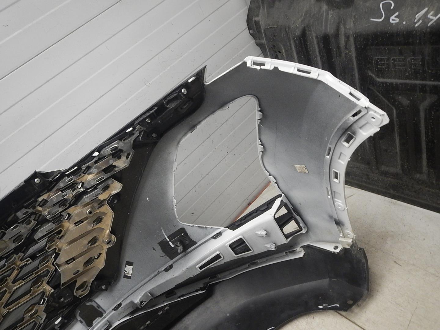 Бампер передний