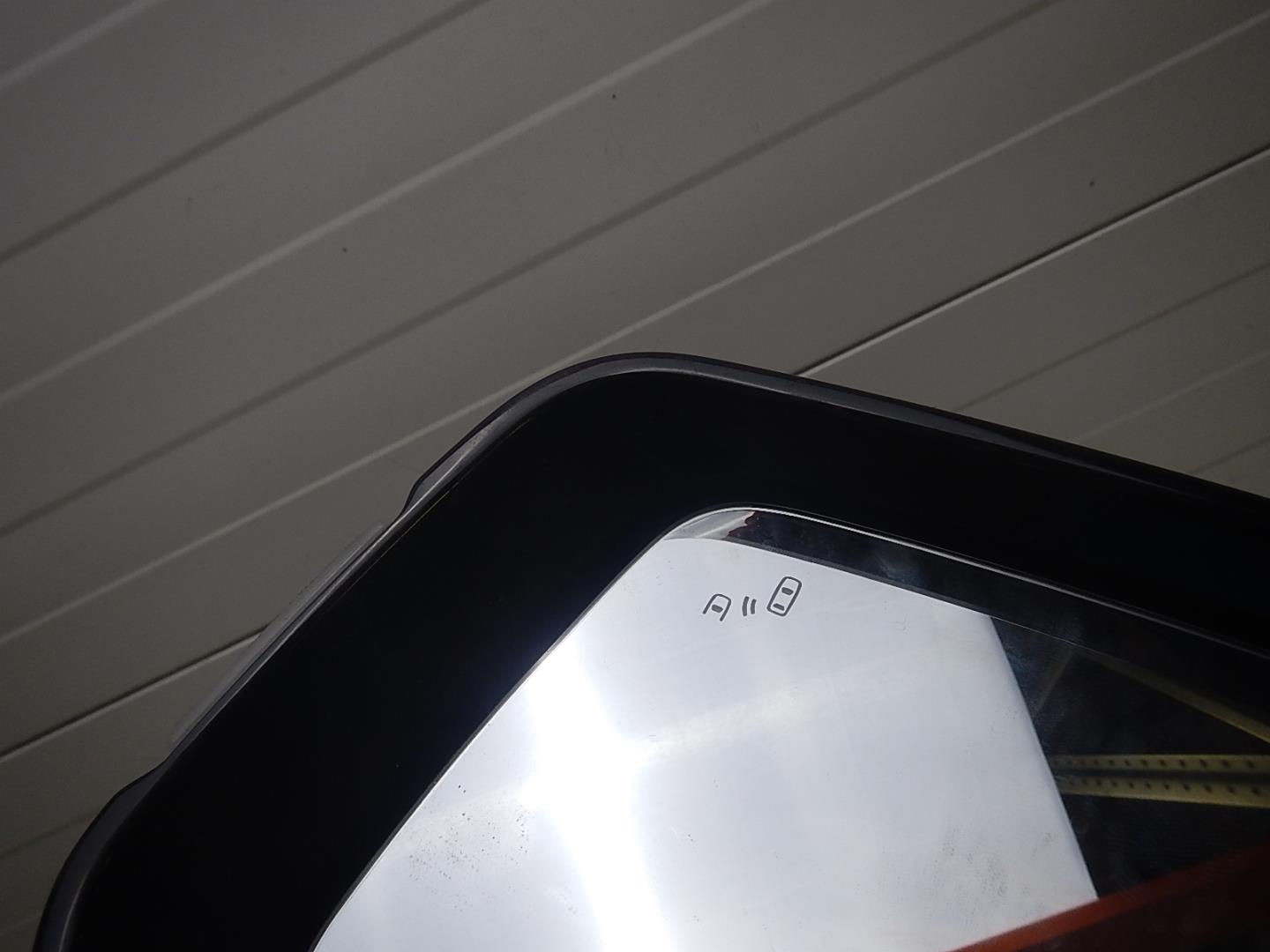 Зеркало левое электрическое