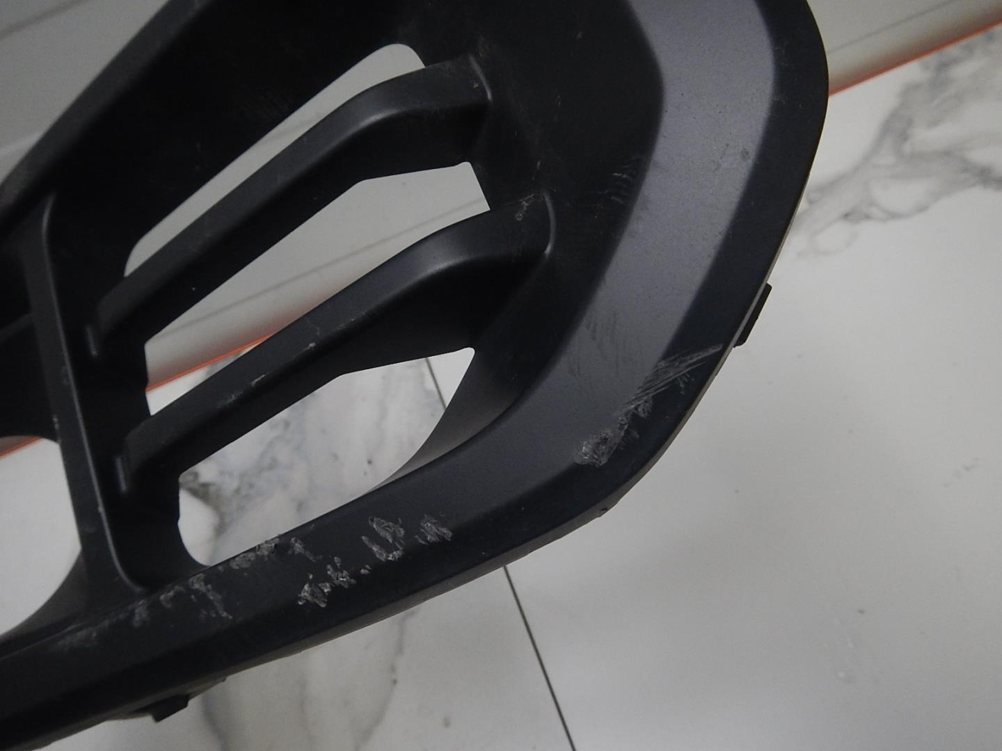 Решетка в бампер правая