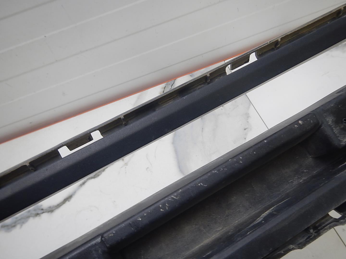 Решетка в бампер центральная