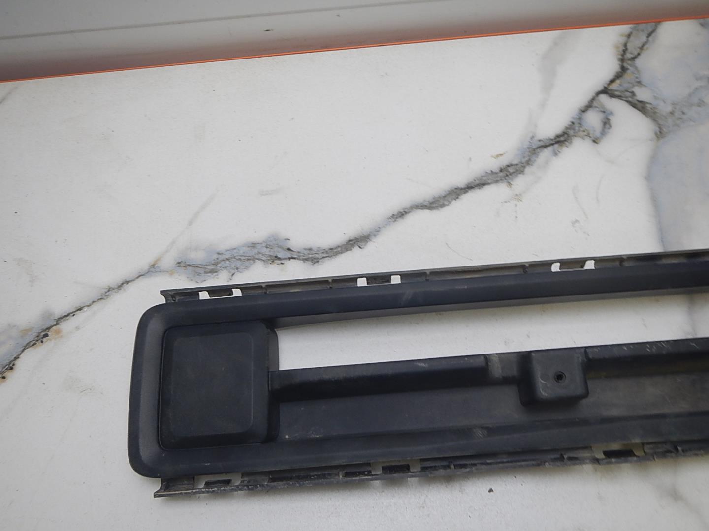 Решетка в бампер центральная