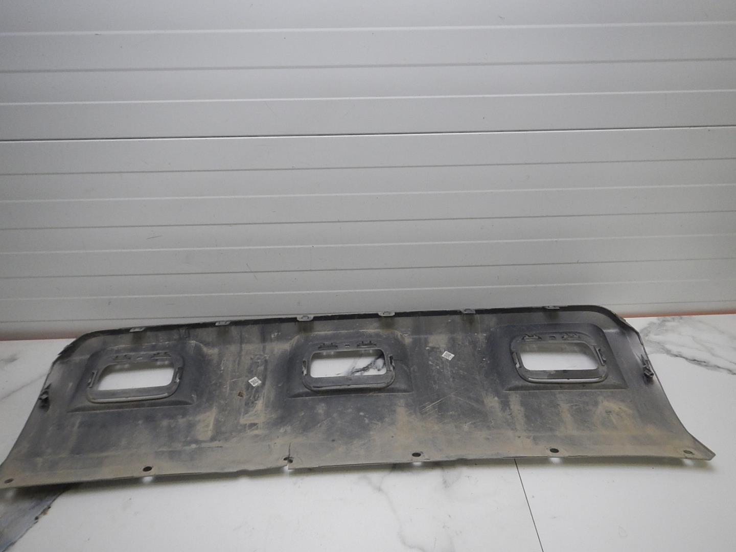 Накладка переднего бампера