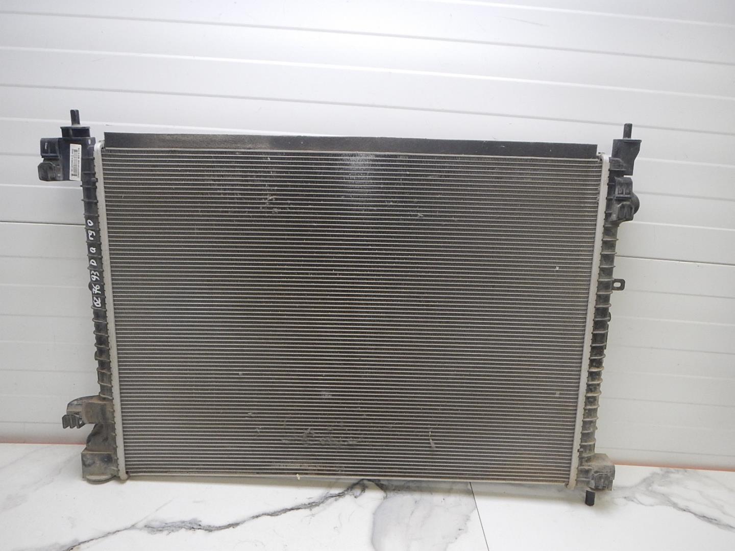 Радиатор охлаждения двигателя основной