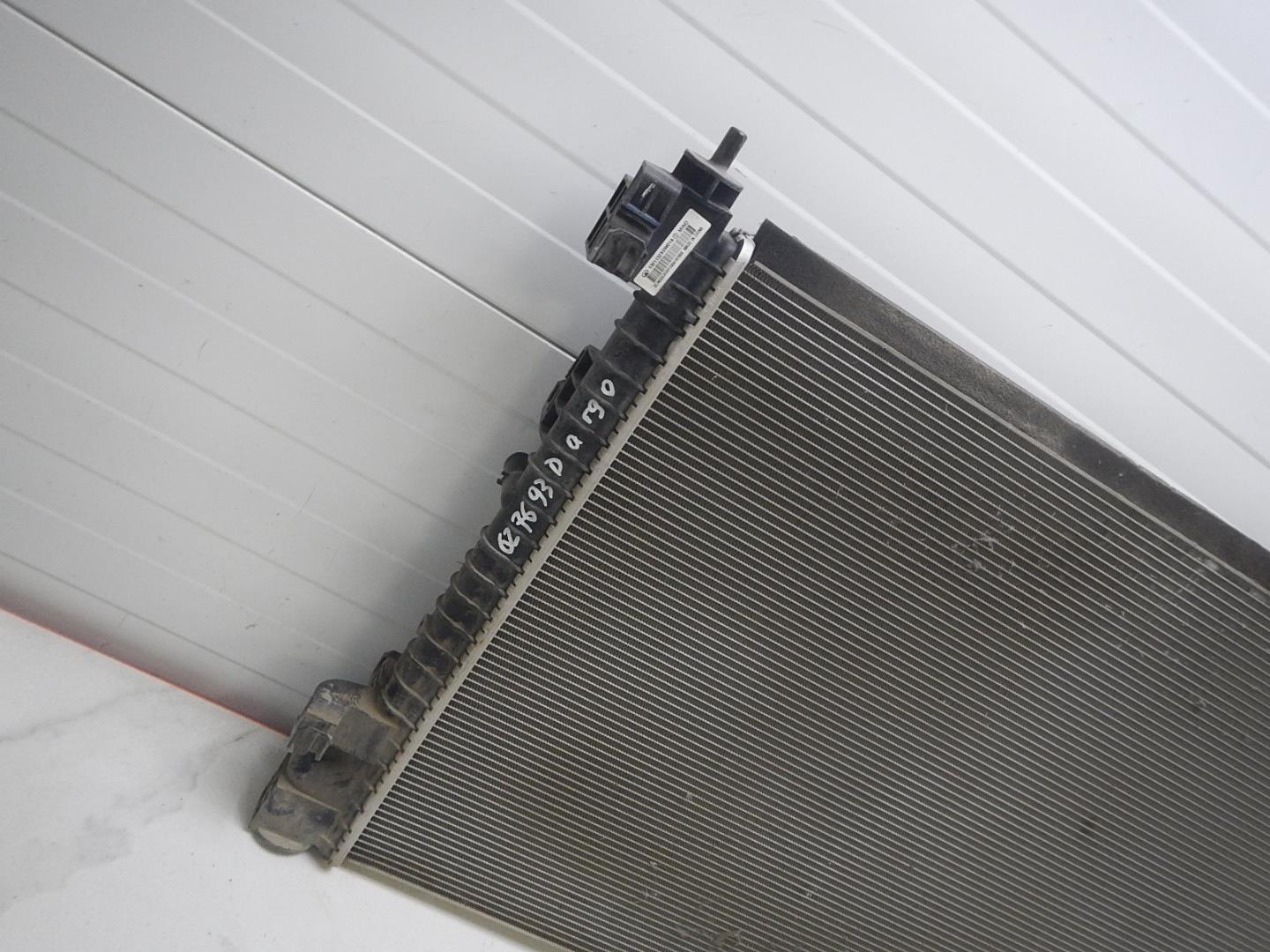 Радиатор охлаждения двигателя основной